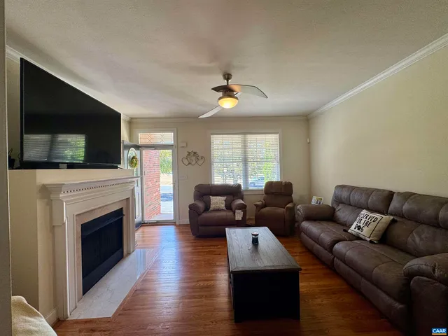 $357,900 | 20 East Pk Vw Drive, Staunton, VA 24401