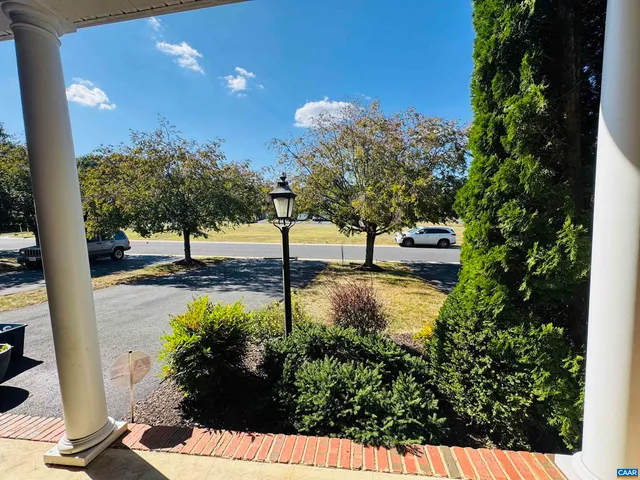 $357,900 | 20 East Pk Vw Drive, Staunton, VA 24401