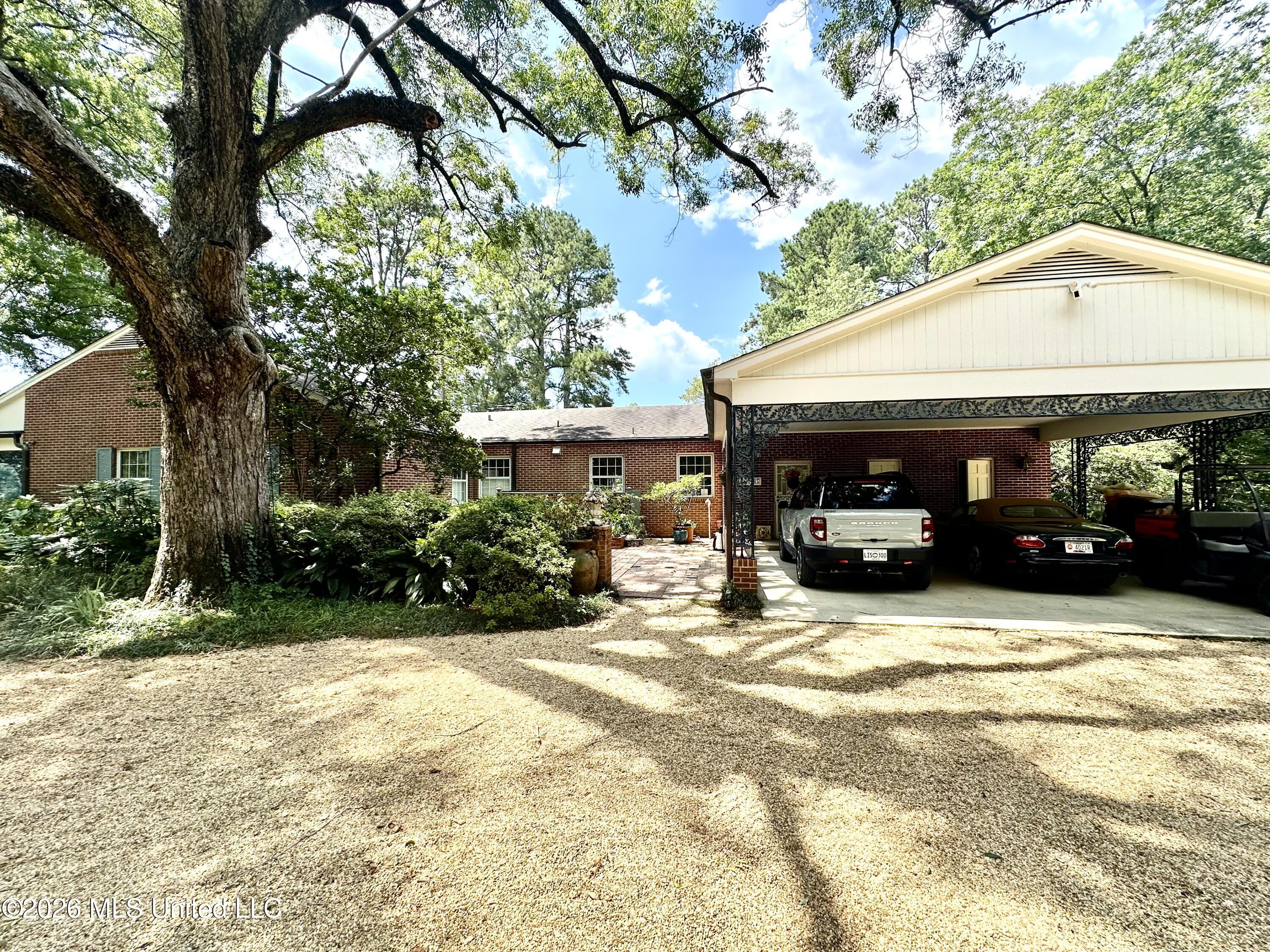 1858 East Lincoln Road Southeast Brookhaven, MS 39601 - Photo 69 of 74 Carport side