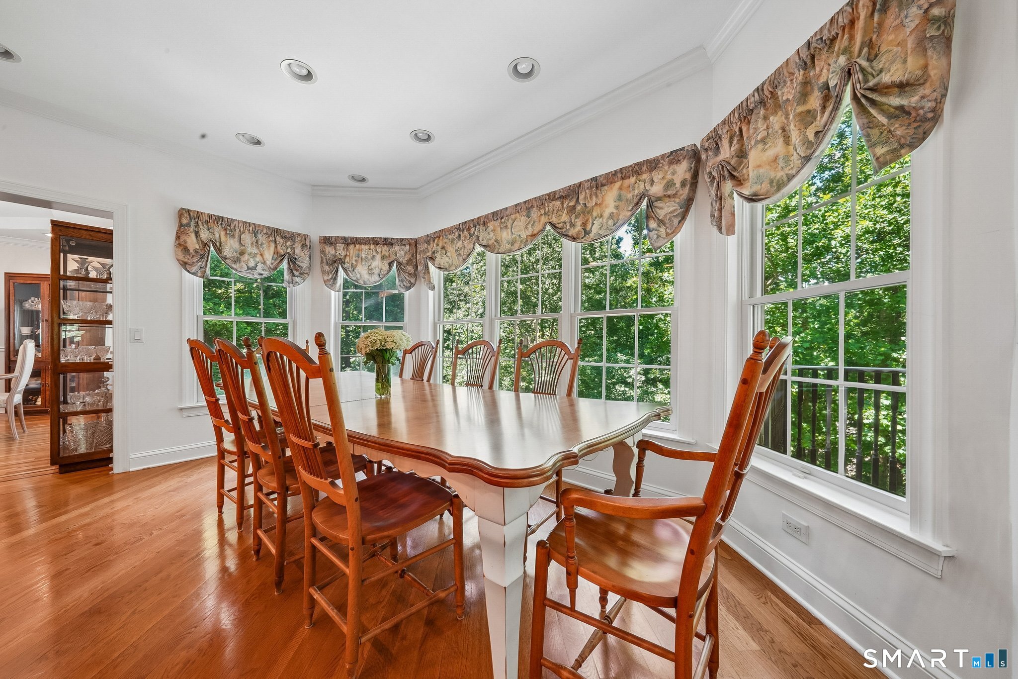 132 East Hunting Ridge Road Stamford, CT 06903 - Photo 6 of 29 Breakfast nook