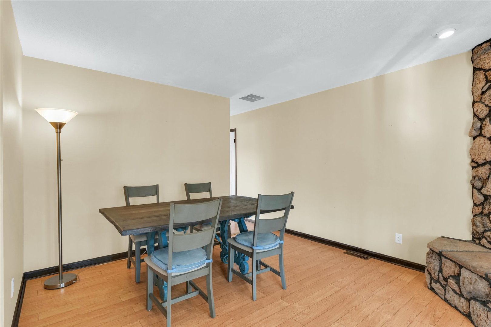 2120 Georgetown Circle Champaign, IL 61821 - Photo 11 of 39 Gallery Image 11
