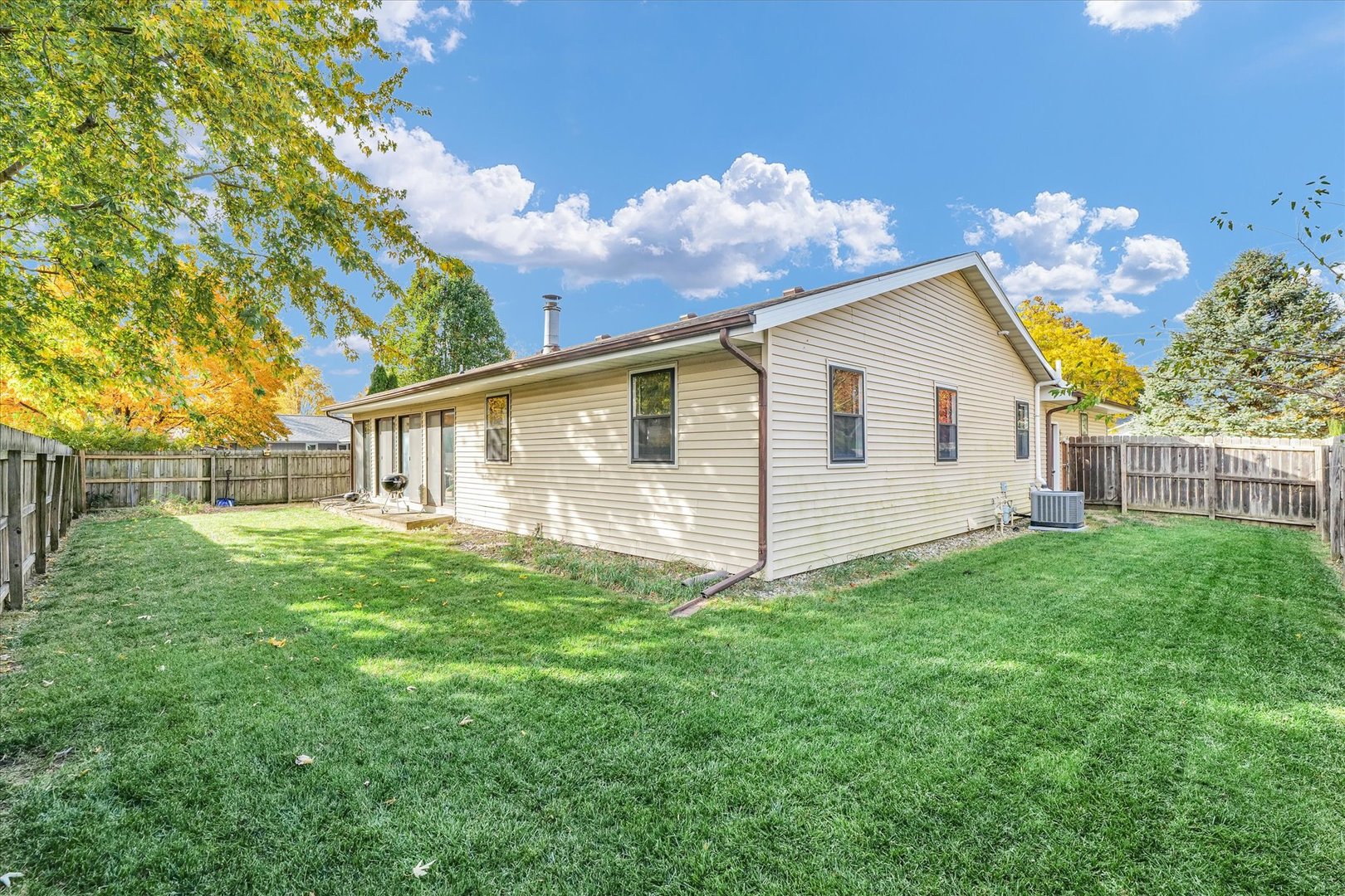 2120 Georgetown Circle Champaign, IL 61821 - Photo 35 of 39 Gallery Image 35