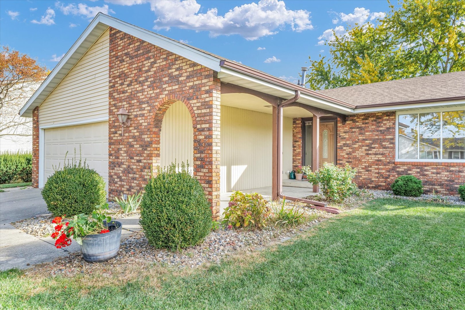 2120 Georgetown Circle Champaign, IL 61821 - Photo 4 of 39 Gallery Image 4