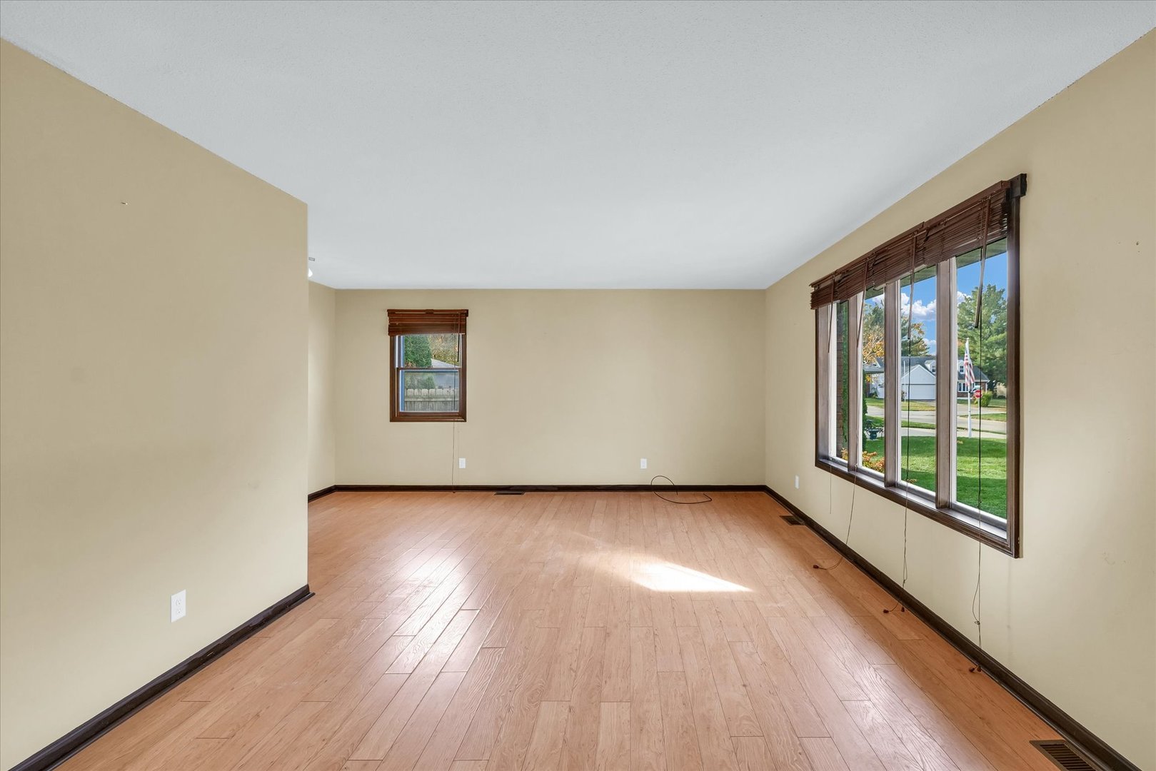 2120 Georgetown Circle Champaign, IL 61821 - Photo 6 of 39 Gallery Image 6