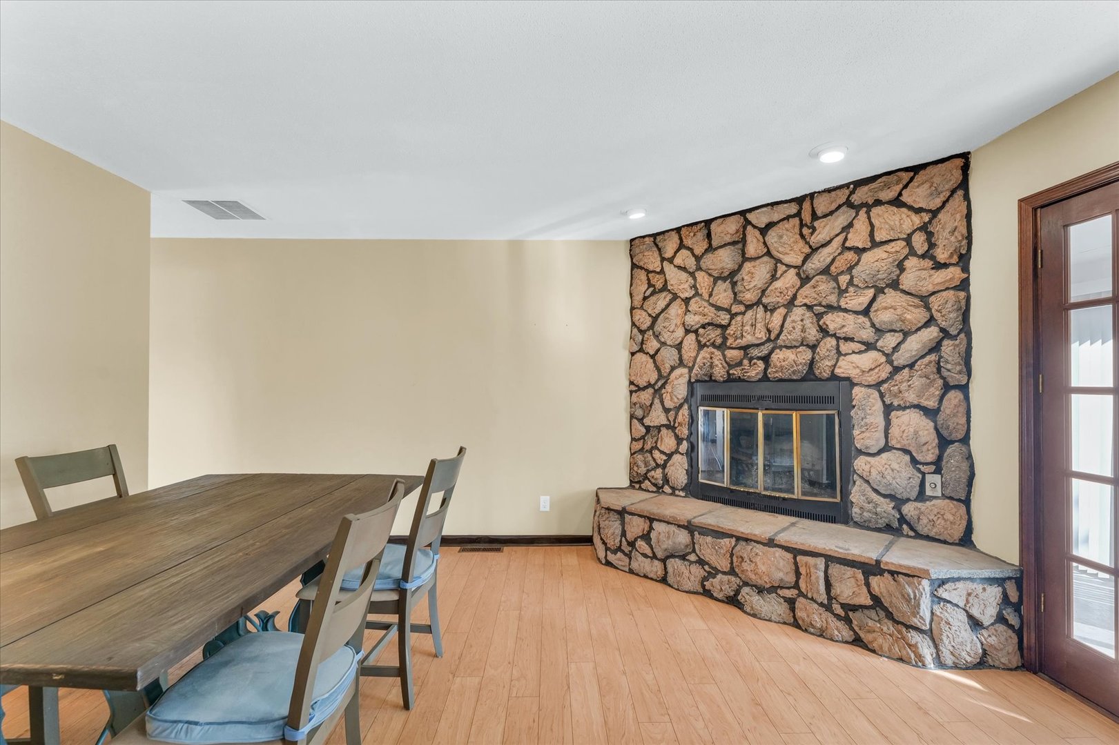 2120 Georgetown Circle Champaign, IL 61821 - Photo 10 of 39 Gallery Image 10