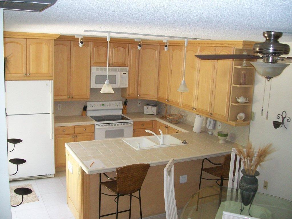2105 21st Court Jupiter, FL 33477 - Photo 3 of 12 kitchen