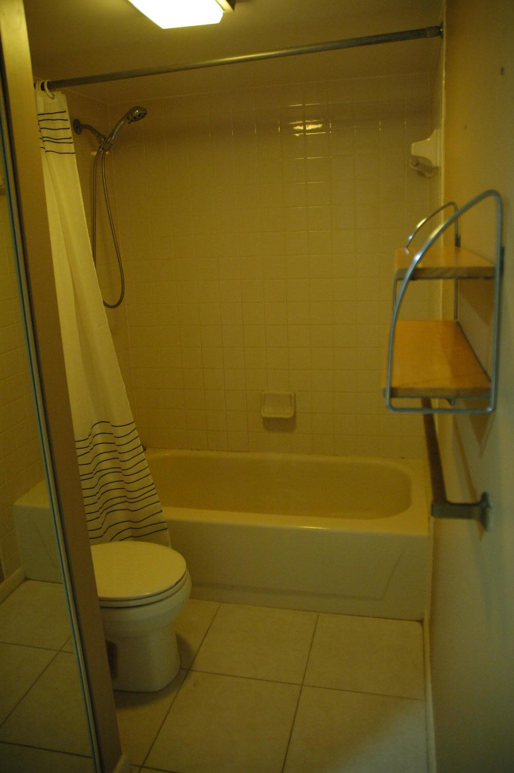 2105 21st Court Jupiter, FL 33477 - Photo 9 of 12 guest bath