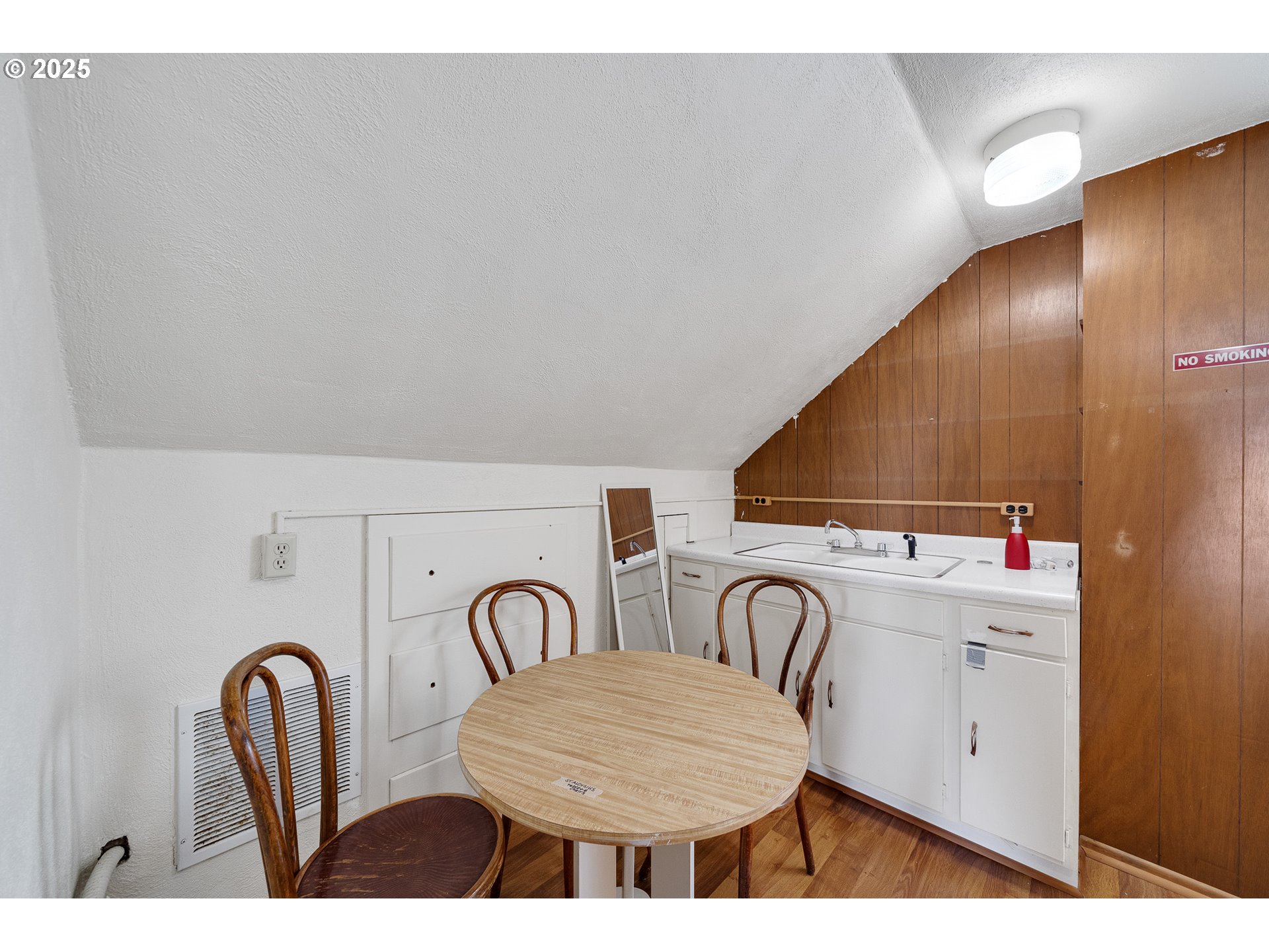 229 South Pacific Street Rockaway Beach, OR 97136 - Photo 24 of 40