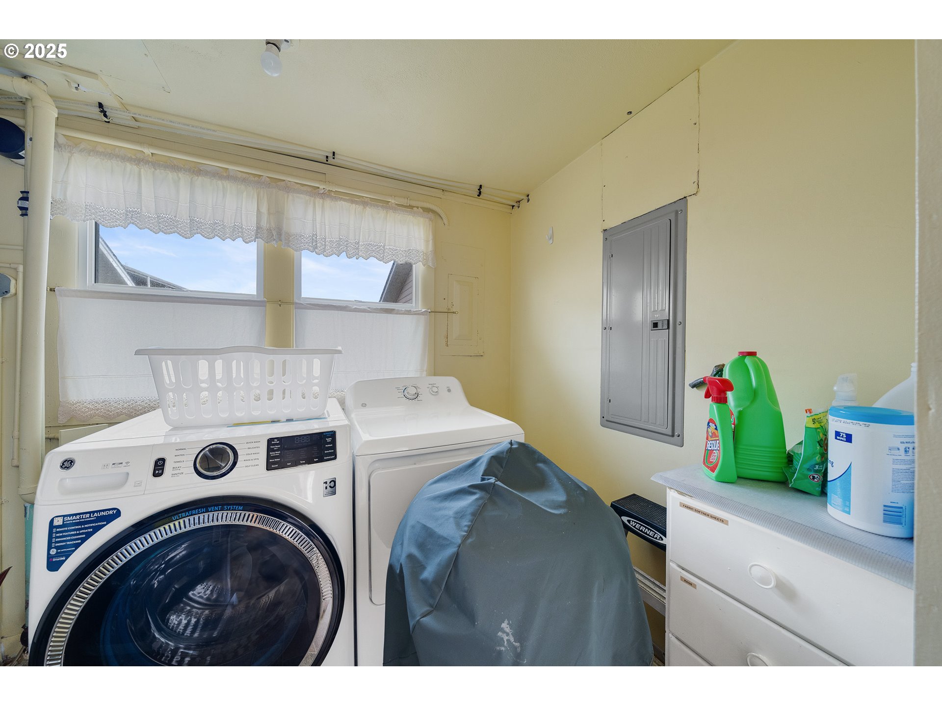 229 South Pacific Street Rockaway Beach, OR 97136 - Photo 28 of 40