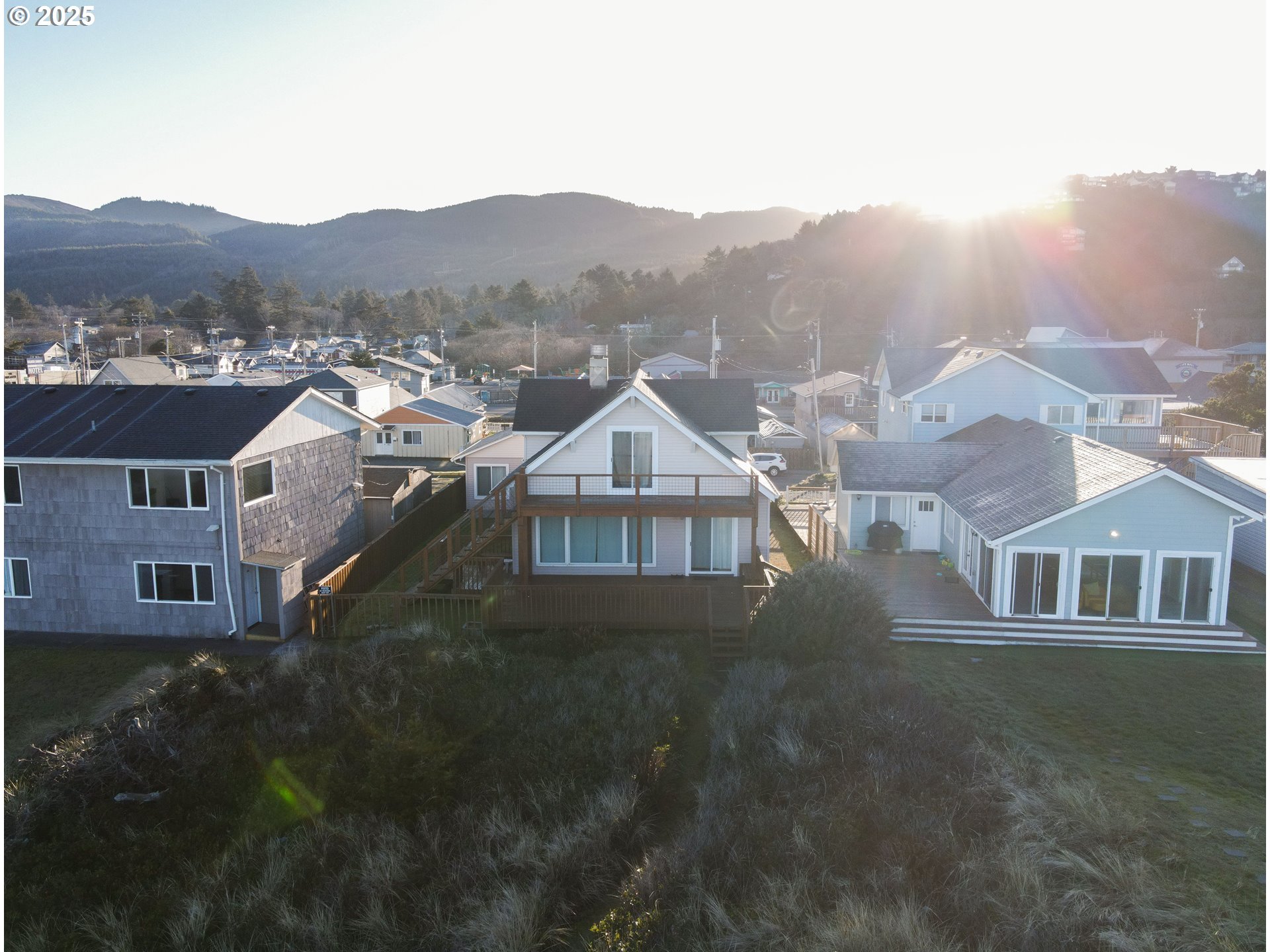 229 South Pacific Street Rockaway Beach, OR 97136 - Photo 3 of 40