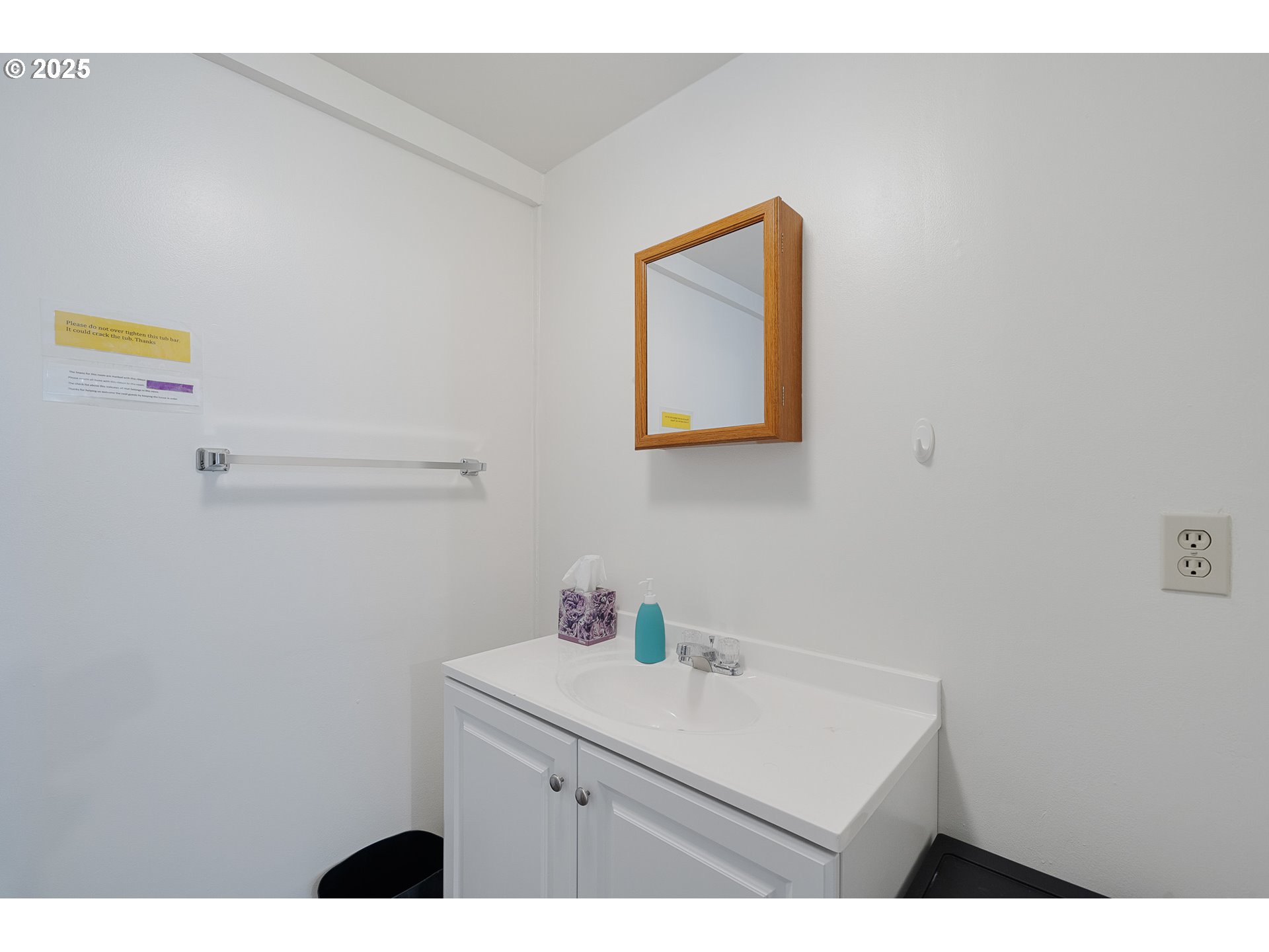 229 South Pacific Street Rockaway Beach, OR 97136 - Photo 33 of 40