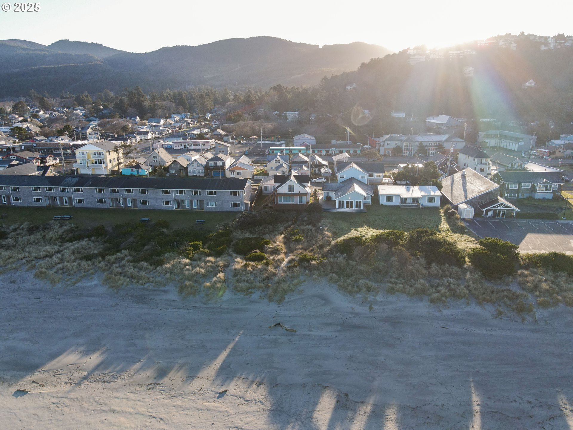 229 South Pacific Street Rockaway Beach, OR 97136 - Photo 5 of 40