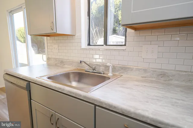 a close view of sink and tap