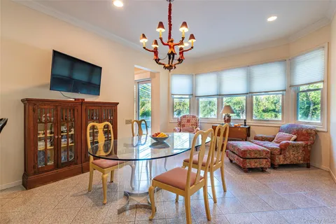 $3,850,000 | 735 Remsens Lane, Upper Brookville, NY 11771