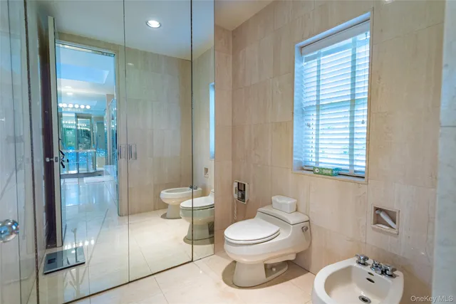 $3,850,000 | 735 Remsens Lane, Upper Brookville, NY 11771