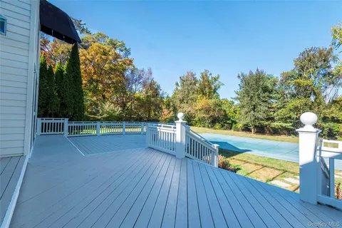 $3,850,000 | 735 Remsens Lane, Upper Brookville, NY 11771