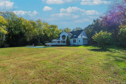 $3,850,000 | 735 Remsens Lane, Upper Brookville, NY 11771