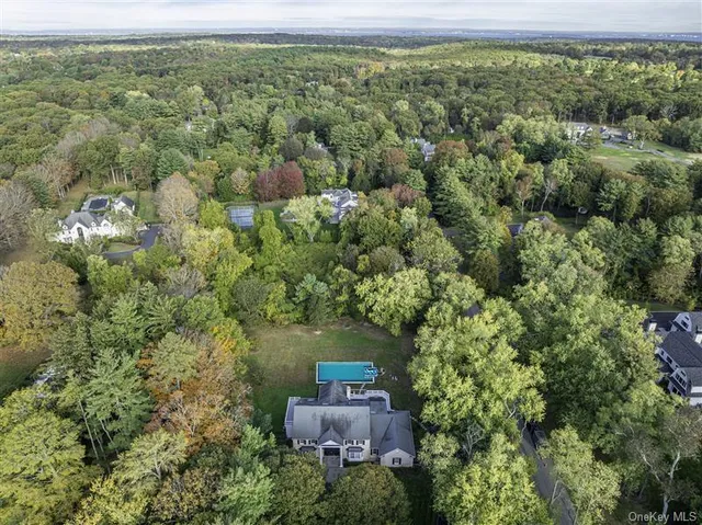 $3,850,000 | 735 Remsens Lane, Upper Brookville, NY 11771