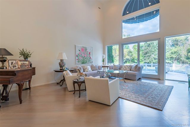 $3,850,000 | 735 Remsens Lane, Upper Brookville, NY 11771