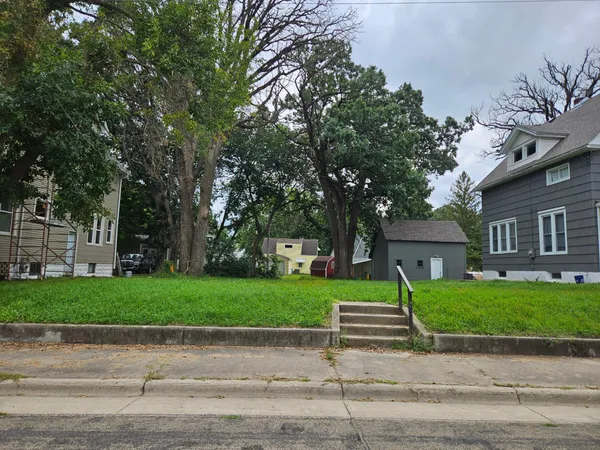 $8,500 | 309 Court Street, Albert Lea, MN 56007