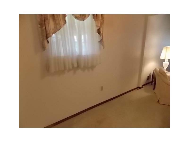 401 Parallel Avenue Carrick, PA 15210 - Photo 4 of 24 Living Room.