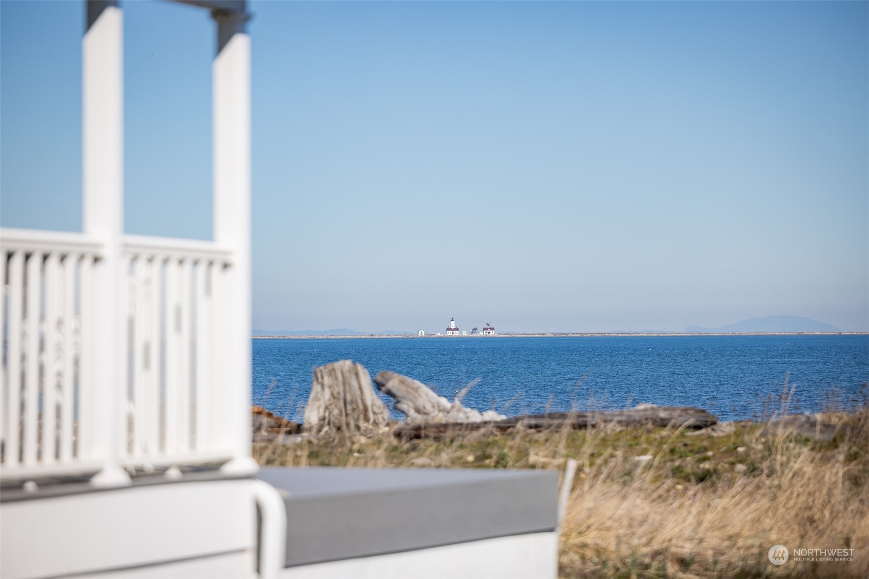 371 3 Crabs Road Sequim, WA 98382 - Photo 4 of 40 Gallery Image 4