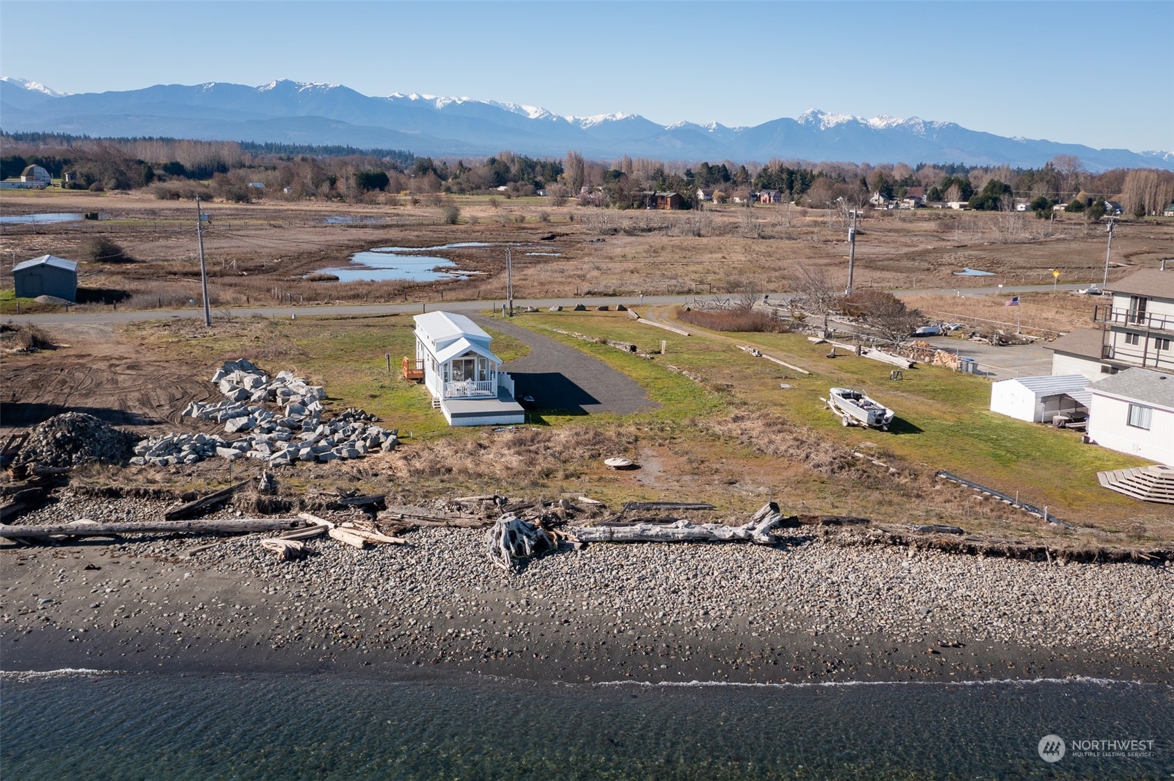 371 3 Crabs Road Sequim, WA 98382 - Photo 5 of 40 Gallery Image 5