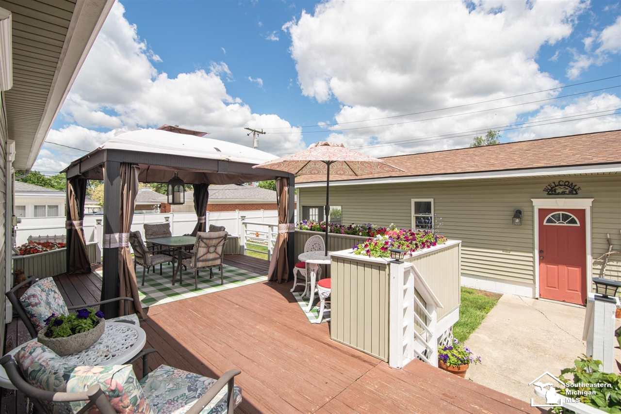 14206 Stoeflet Street Gibraltar, MI 48173 - Photo 8 of 21