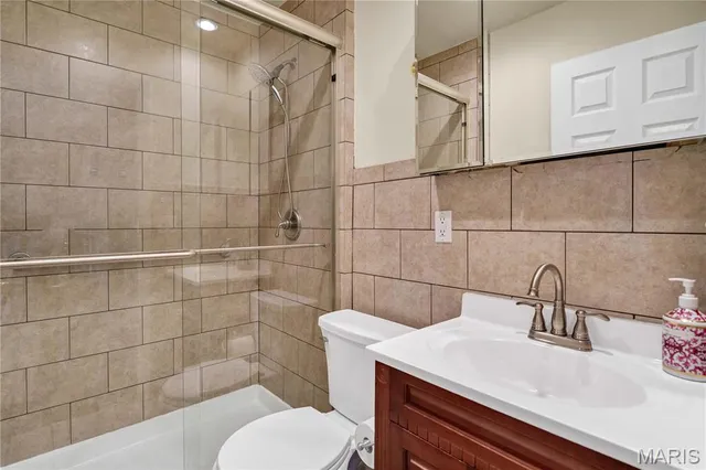 $425,000 | 1009 Summer Tree Drive, Ballwin, MO 63011