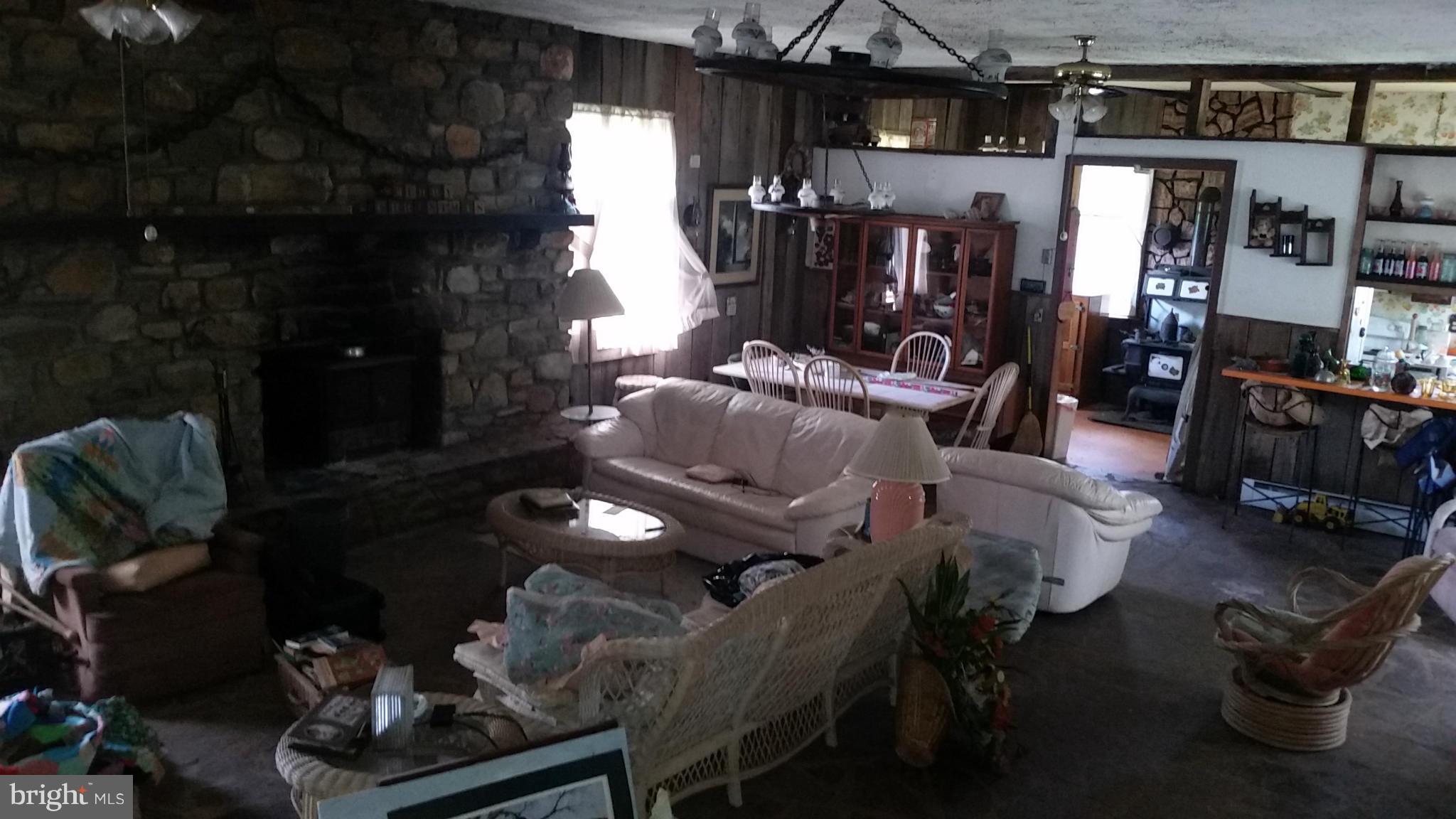 17209 Waterloo Road Amissville, VA 20106 - Photo 14 of 21 Family Room