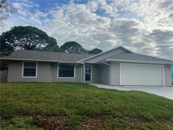 $2,000 | 762 Bayfront Terrace, Sebastian, FL 32958