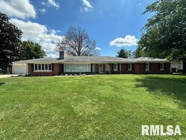 $324,900 | 1903 Mound Road, Jacksonville, IL 62650