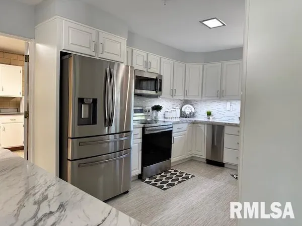 $298,500 | 1903 Mound Road, Jacksonville, IL 62650