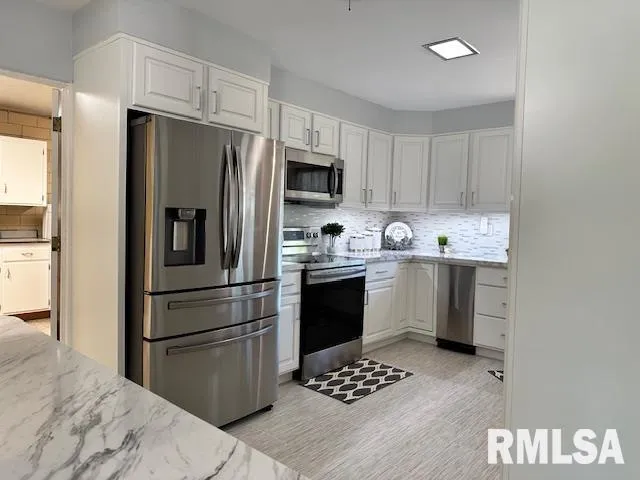 $324,900 | 1903 Mound Road, Jacksonville, IL 62650