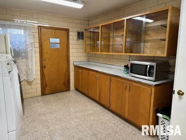 $298,500 | 1903 Mound Road, Jacksonville, IL 62650
