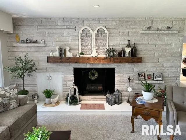 $324,900 | 1903 Mound Road, Jacksonville, IL 62650