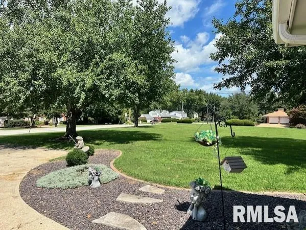 $298,500 | 1903 Mound Road, Jacksonville, IL 62650