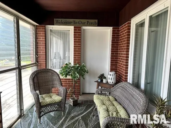 $298,500 | 1903 Mound Road, Jacksonville, IL 62650
