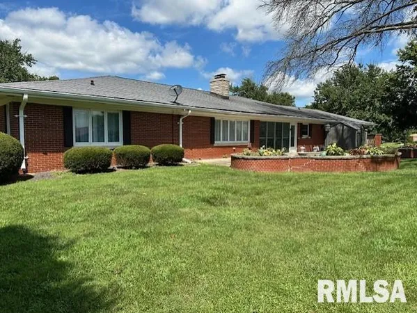 $298,500 | 1903 Mound Road, Jacksonville, IL 62650