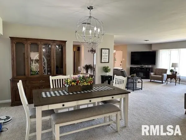 $298,500 | 1903 Mound Road, Jacksonville, IL 62650