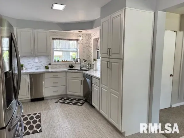$298,500 | 1903 Mound Road, Jacksonville, IL 62650