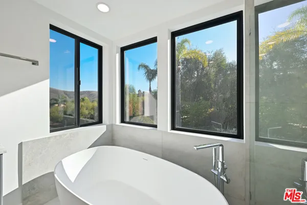 $2,690,000 | 5566 Spring Hill Court, Westlake Village, CA 91362