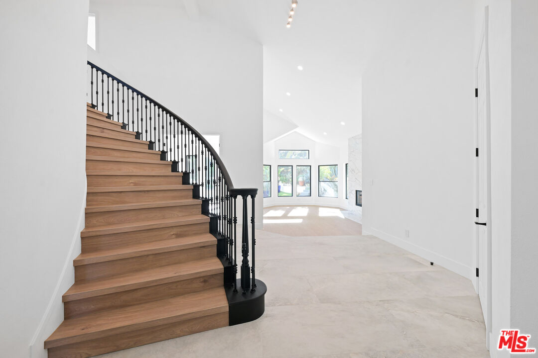 5566 Spring Hill Court Westlake Village, CA 91362 - Photo 7 of 66