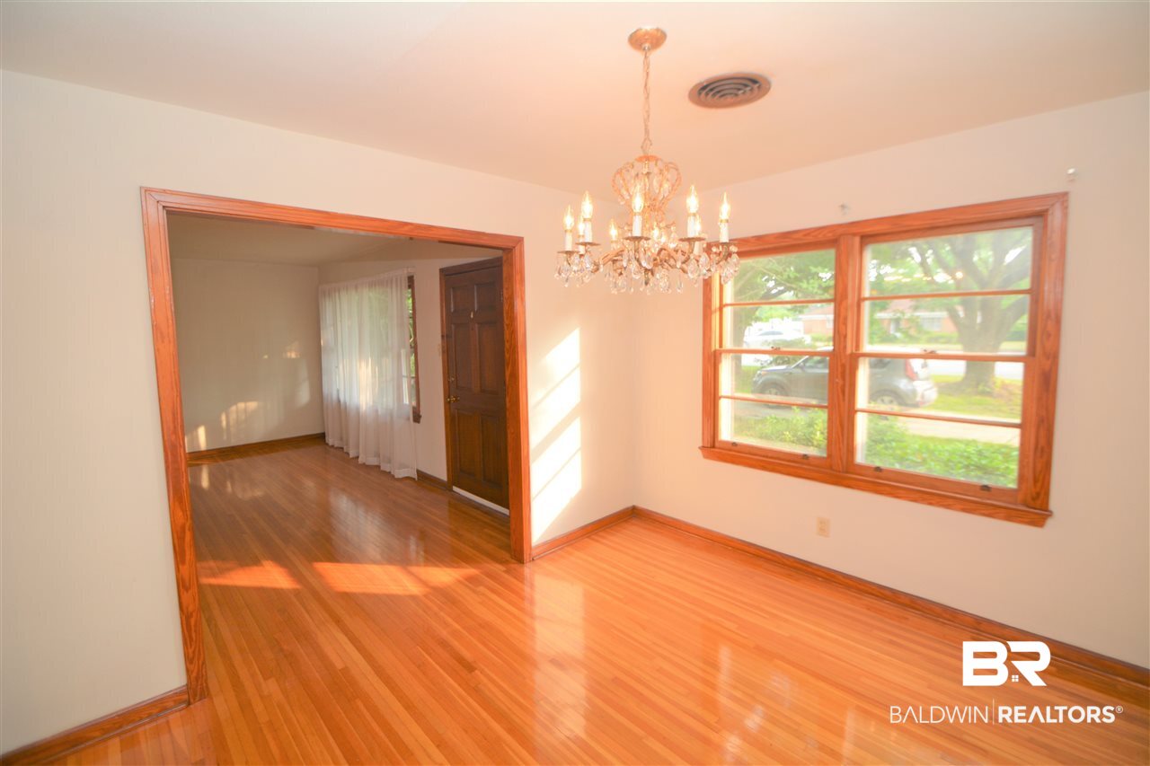 5454 Moffett Road Mobile, AL 36618 - Photo 4 of 31
