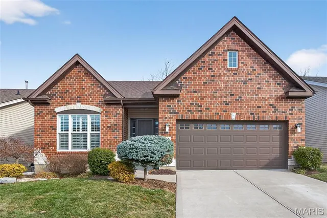 $475,000 | 956 Ridgepointe Pl Circle, Lake St. Louis, MO 63367