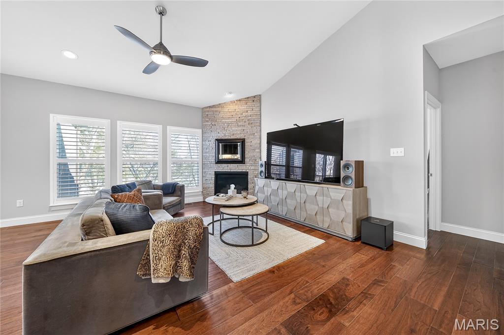 956 Ridgepointe Pl Circle Lake St. Louis, MO 63367 - Photo 4 of 24