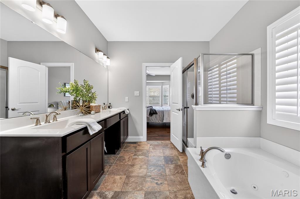 956 Ridgepointe Pl Circle Lake St. Louis, MO 63367 - Photo 10 of 24