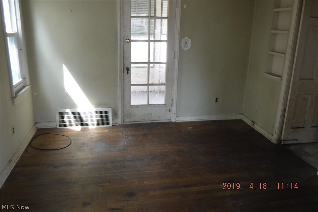 1144 Quilliams Road Cleveland, OH 44121 - Photo 5 of 11