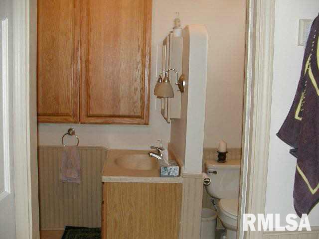 403 Decatur Street Lincoln, IL 62656 - Photo 2 of 8 Gallery Image 2