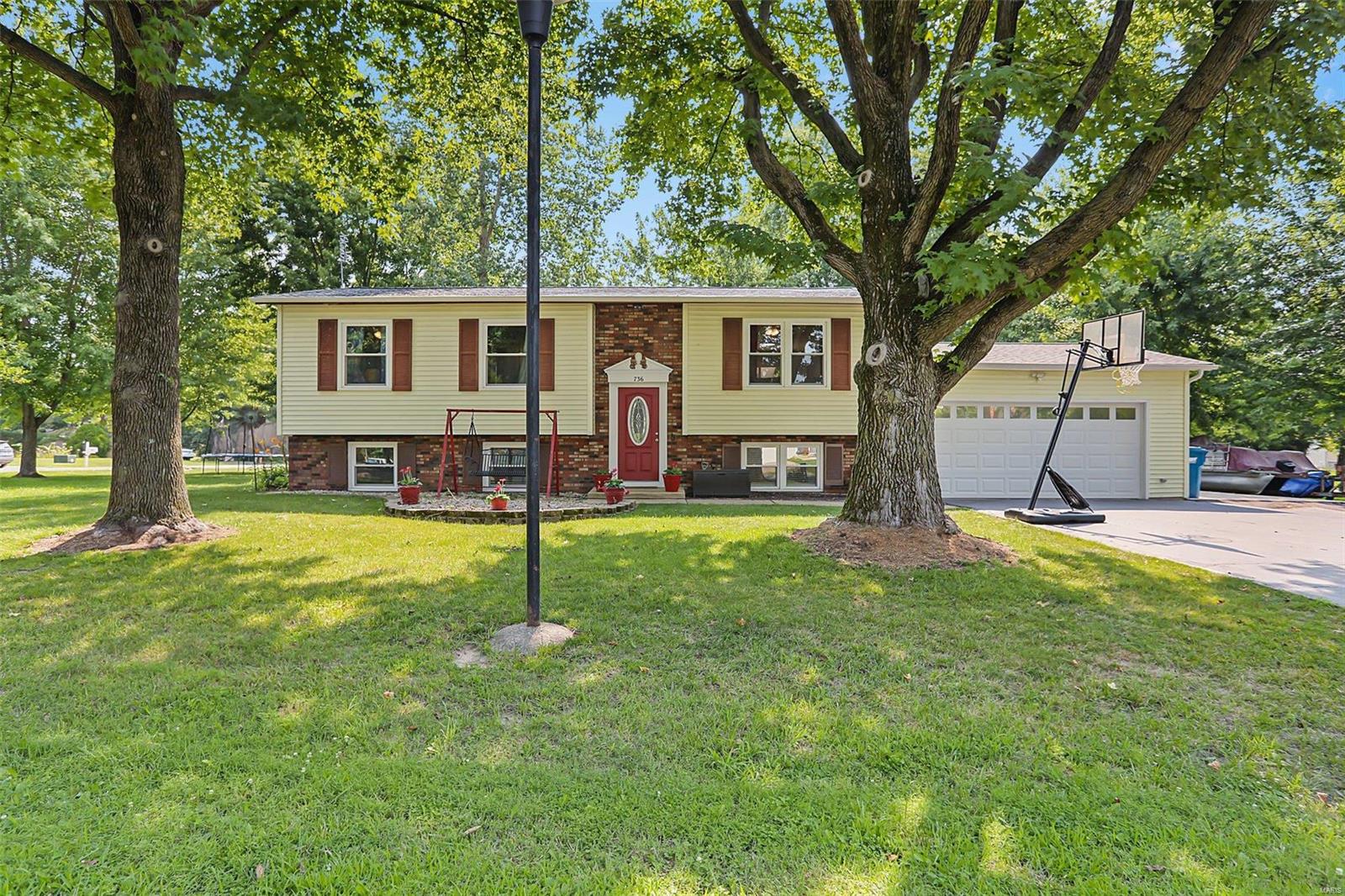 736 Riviera Circle Edwardsville, IL 62025 - Photo 1 of 30 Gallery Image 1